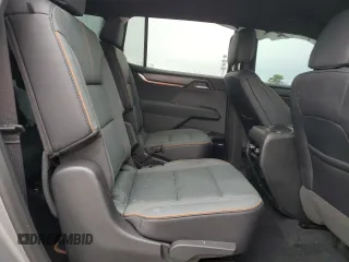 2024 GMC Acadia AWD AT4 z VIN 1GKENPKS5RJ159106, wystawiony jako Copart lot #52186485 z przebiegiem 20 704 mil mil oraz Szkoda całkowita • Salvage title. Historia ofert i sprzedaży dostępna na DreamBid. Obrazek 11.