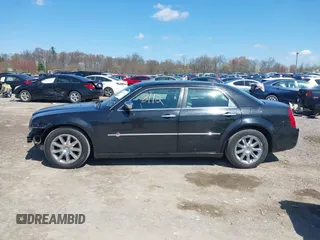 2006 Chrysler 300 C with VIN 2C3LA63H96H490736, listed as a IAAI auction lot 41998112 with 184,090 mi miles. Bid and sale history available at carsss.com. Image 14.