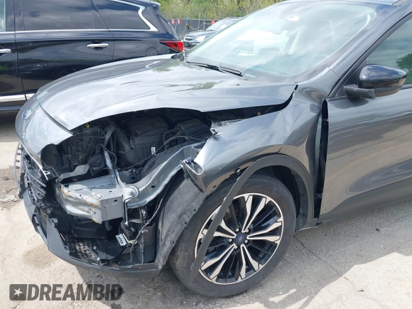 2022 Ford Escape SE with VIN 1FMCU0G68NUB17851, listed as a IAAI auction lot 42052525 with 37,004 mi miles and . Bid and sale history available at DreamBid. Image 6.