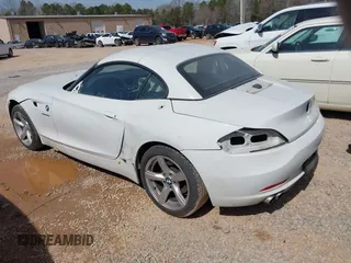 2011 BMW Z4 sDrive30i with VIN WBALM5C55BE380154, listed as a IAAI auction lot 41815724 with 118,062 mi miles. Bid and sale history available at carsss.com. Image 3.