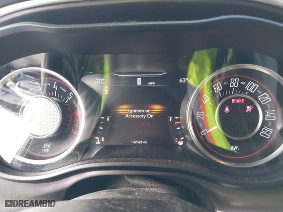 2015 Dodge Challenger R/T with VIN 2C3CDZAT2FH911390, listed as a IAAI auction lot 40882976 with 102,028 mi miles. Bid and sale history available at carsss.com. Image 7.