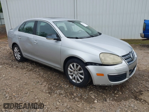 2008 Volkswagen Jetta SE z VIN 3VWRM71K38M043595, wystawiony jako IAAI lot #42169173 z przebiegiem 383 659 mil mil oraz . Historia ofert i sprzedaży dostępna na DreamBid. Obrazek 1.
