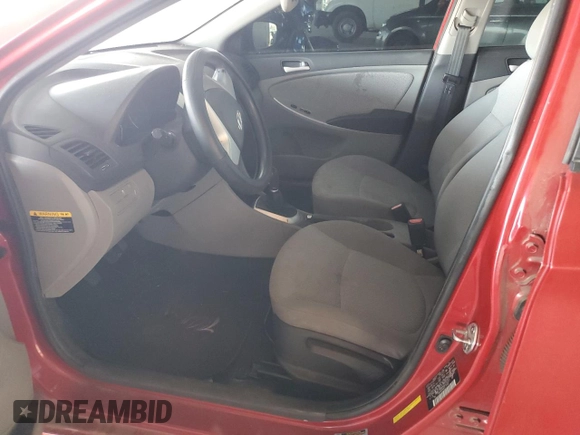 2013 Hyundai Accent GLS z VIN KMHCT4AE4DU279307, wystawiony jako Copart lot #61410775 z przebiegiem Nie podano mil oraz Czysty tytuł • Clean title. Historia ofert i sprzedaży dostępna na DreamBid. Obrazek 7.