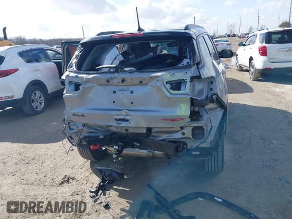 2018 Jeep Compass Trailhawk with VIN 3C4NJDDB6JT501744, listed as a IAAI auction lot 41727027 with 68,410 mi miles and . Bid and sale history available at carsss.com. Image 17.