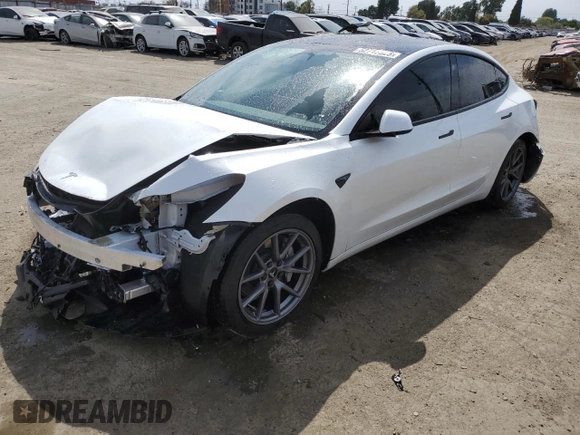 2022 Tesla Model 3 Long Range z VIN 5YJ3E1EB3NF174314, wystawiony jako Copart lot #52713325 z przebiegiem 27 646 mil mil oraz Szkoda całkowita • Salvage title. Historia ofert i sprzedaży dostępna na DreamBid. Obrazek 1.