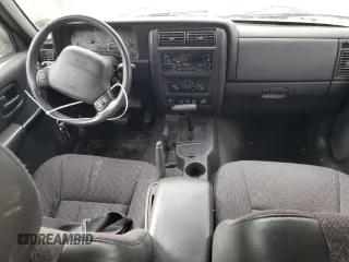 2001 Jeep Cherokee Sport z VIN 1J4FF58SX1L576572, wystawiony jako Copart lot #48982965 z przebiegiem 174 500 mil mil oraz Szkoda całkowita • Salvage title. Historia ofert i sprzedaży dostępna na DreamBid. Obrazek 8.