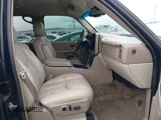 2004 Chevrolet Tahoe Z71 with VIN 1GNEK13T64R210008, listed as a IAAI auction lot 41641964 with 196,780 mi miles and . Bid and sale history available at DreamBid. Image 5.