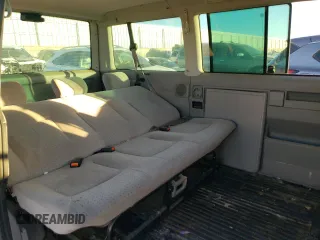 2000 Volkswagen EuroVan с VIN WV2MH4700YH083922, выставлен на аукционе Copart как лот 44274825 с пробегом 159 931 миль миль и Чистый • Clean title. История ставок и продаж доступна на DreamBid. Изображение 11.