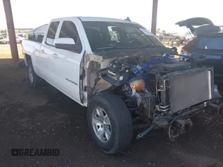 2015 Chevrolet Silverado 1500 LT with VIN 1GCRCREC6FZ423241, listed as a IAAI auction lot 40707309 with 114,778 mi miles. Bid and sale history available at carsss.com. Image 1.