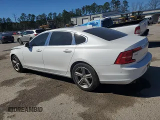 2018 Volvo S90 Momentum with VIN LVY982MK3JP024026, listed as a Copart auction lot 45590905 with 82,121 mi miles and Salvage Title. Bid and sale history available at carsss.com. Image 2.