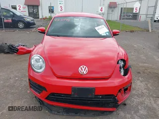 2019 Volkswagen Beetle S с VIN 3VWFD7AT0KM720833, выставлен на аукционе IAAI как лот 40231743 с пробегом 38 227 миль миль и . История ставок и продаж доступна на DreamBid. Изображение 12.