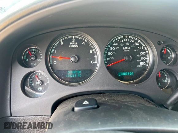 2008 Chevrolet Suburban LTZ with VIN 1GNFC16018R193868, listed as a Copart auction lot 50950405 with 193,219 mi miles and Clean title. Bid and sale history available at DreamBid. Image 8.