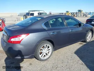 2011 Nissan Maxima 3.5 S with VIN 1N4AA5AP2BC827502, listed as a IAAI auction lot 41947811 with 215,138 mi miles. Bid and sale history available at carsss.com. Image 4.