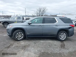 2019 Chevrolet Traverse LT Cloth with VIN 1GNEVGKW2KJ306980, listed as a IAAI auction lot 41718999 with 59,315 mi miles. Bid and sale history available at carsss.com. Image 14.