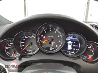 2016 Porsche Cayenne with VIN WP1AA2A28GLA01613, listed as a Copart auction lot 46182805 with 121,911 mi miles and Clean Title. Bid and sale history available at carsss.com. Image 9.