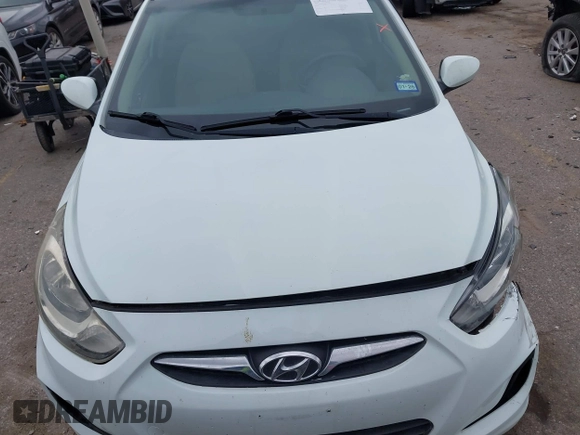 2013 Hyundai Accent GLS z VIN KMHCU4AE8DU275645, wystawiony jako IAAI lot #42139737 z przebiegiem 85 031 mil mil oraz . Historia ofert i sprzedaży dostępna na DreamBid. Obrazek 12.