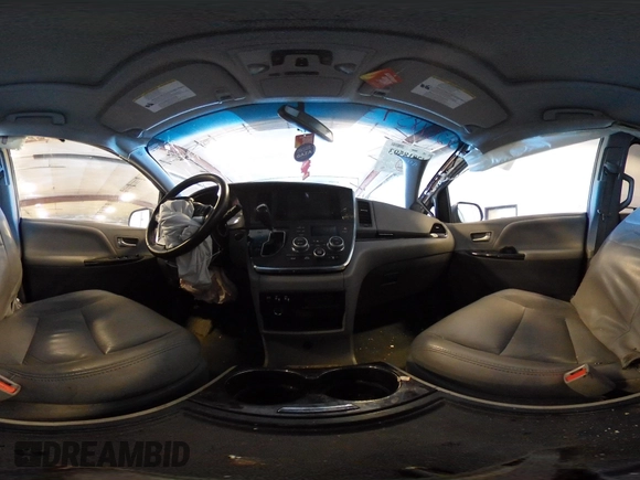 2015 Toyota Sienna XLE with VIN 5TDYK3DCXFS534633, listed as a IAAI auction lot 42018593 with 128,421 mi miles. Bid and sale history available at carsss.com. Image 18.