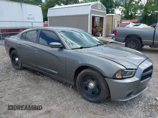 2012 Dodge Charger Police z VIN 2C3CDXAT0CH287945, wystawiony jako IAAI lot #42318259 z przebiegiem 178 003 mil mil oraz . Historia ofert i sprzedaży dostępna na DreamBid. Obrazek 1.
