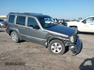 2012 Jeep Liberty Sport z VIN 1C4PJMAK1CW177693, wystawiony jako IAAI lot #41922273 z przebiegiem 150 860 mil mil oraz . Historia ofert i sprzedaży dostępna na DreamBid. Obrazek 1.