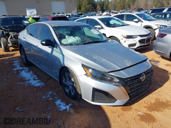 2024 Nissan Altima 2.5 S with VIN 1N4BL4BV9RN408289, listed as a IAAI auction lot 40937576 with 4,796 mi miles. Bid and sale history available at carsss.com. Image 1.