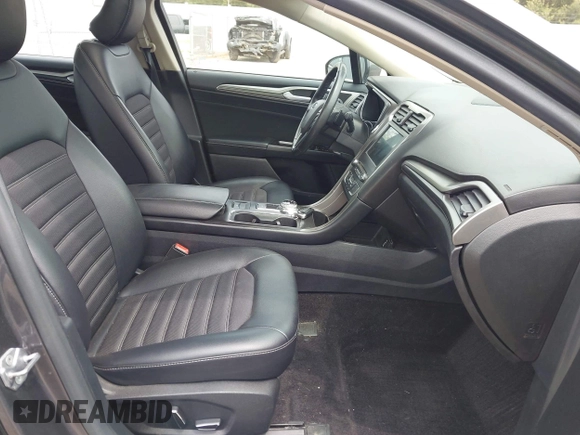2017 Ford Fusion SE с VIN 3FA6P0HD5HR340260, выставлен на аукционе IAAI как лот 42401756 с пробегом 159 381 миль миль и . История ставок и продаж доступна на DreamBid. Изображение 5.