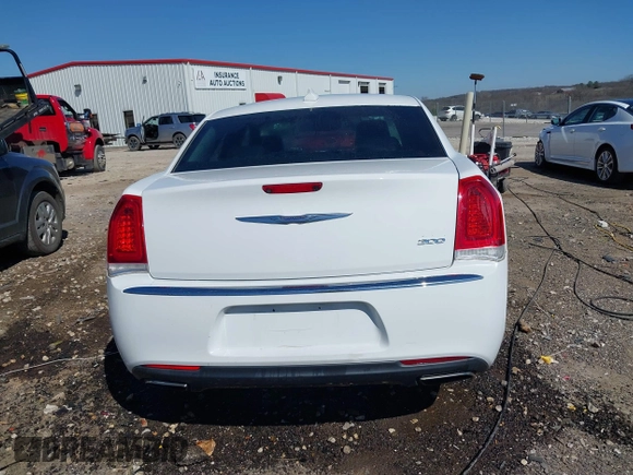 2016 Chrysler 300 Limited with VIN 2C3CCAAG2GH211782, listed as a IAAI auction lot 41718191 with 127,836 mi miles. Bid and sale history available at carsss.com. Image 16.
