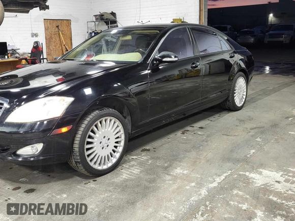 2007 Mercedes-Benz S 550 z VIN WDDNG71X27A069000, wystawiony jako Copart lot #60940735 z przebiegiem 142 783 mil mil oraz Czysty tytuł • Clean title. Historia ofert i sprzedaży dostępna na DreamBid. Obrazek 2.