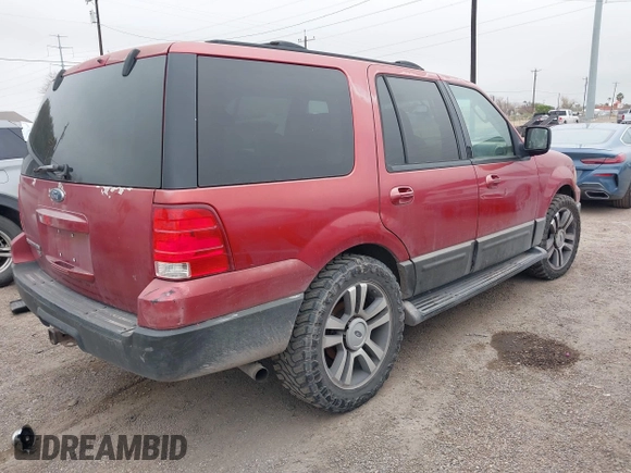 2004 Ford Expedition Special Service with VIN 1FMPU15L44LB86041, listed as a IAAI auction lot 41411675 with 1 mi miles. Bid and sale history available at carsss.com. Image 4.