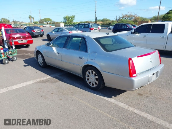 2008 Cadillac DTS 1SD z VIN 1G6KD57Y78U180638, wystawiony jako IAAI lot #42360062 z przebiegiem 90 012 mil mil oraz . Historia ofert i sprzedaży dostępna na DreamBid. Obrazek 3.