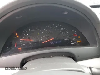2008 Toyota Camry LE z VIN 4T4BE46KX8R038125, wystawiony jako Copart lot #56580565 z przebiegiem 203 677 mil mil oraz Szkoda całkowita • Salvage title. Historia ofert i sprzedaży dostępna na DreamBid. Obrazek 9.