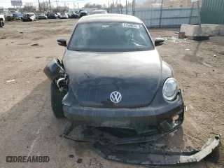 2019 Volkswagen Beetle S with VIN 3VWFD7AT4KM709088, listed as a Copart auction lot 41539035 with 0 mi miles and Salvage Title. Bid and sale history available at carsss.com. Image 5.