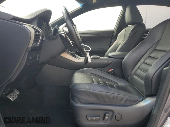 2019 Lexus NX 300 z VIN JTJYARBZXK2134745, wystawiony jako Copart lot #53996465 z przebiegiem 96 216 mil mil oraz Czysty tytuł • Clean title. Historia ofert i sprzedaży dostępna na DreamBid. Obrazek 7.