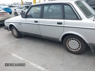 1990 Volvo 240 с VIN YV1AA8841L1418504, выставлен на аукционе IAAI как лот 42110540 с пробегом 216 447 миль миль и . История ставок и продаж доступна на DreamBid. Изображение 14.