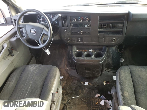 2019 GMC Savana Cargo z VIN 1GTW7AFG4K1335887, wystawiony jako Copart lot #88017165 z przebiegiem Nie podano mil oraz Szkody całkowita. Historia ofert i sprzedaży dostępna na DreamBid. Obrazek 8.