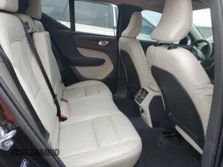 2020 Volvo XC40 Inscription z VIN YV4162UL7L2186709, wystawiony jako Copart lot #74259414 z przebiegiem Nie podano mil oraz Nie do naprawy • Non repairable. Historia ofert i sprzedaży dostępna na DreamBid. Obrazek 11.