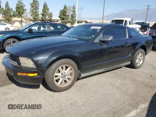 2007 Ford Mustang Deluxe with VIN 1ZVFT80N975270883, listed as a Copart auction lot 55092655 with 189,336 mi miles and Clean Title. Bid and sale history available at carsss.com. Image 1.