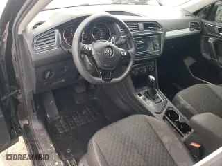 2018 Volkswagen Tiguan S with VIN 3VV1B7AXXJM105874, listed as a Copart auction lot 86565734 with 100,901 mi miles and Salvage Title. Bid and sale history available at carsss.com. Image 8.