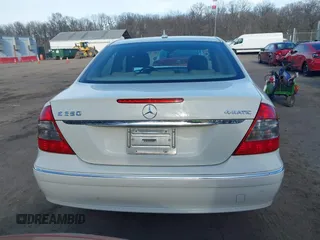 2007 Mercedes-Benz E-Class 3.5L with VIN WDBUF87X37X220377, listed as a IAAI auction lot 41655713 with 221,434 mi miles. Bid and sale history available at carsss.com. Image 16.