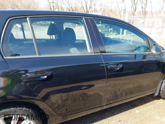 2012 Volkswagen Golf TDI с VIN WVWDM7AJ2CW284562, выставлен на аукционе IAAI как лот 41795412 с пробегом 127 657 миль миль и . История ставок и продаж доступна на DreamBid. Изображение 13.