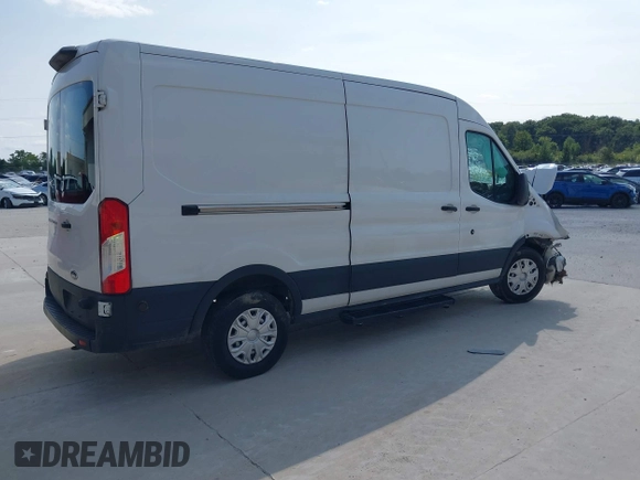 2019 Ford Transit with VIN 1FTYR2CM6KKB07483, listed as a IAAI auction lot 40104500 with Not Provided miles. Bid and sale history available at carsss.com. Image 4.
