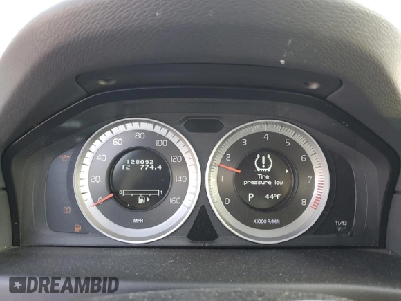 2013 Volvo S80 T6 with VIN YV1902AH0D1172403, listed as a Copart auction lot 82343234 with 128,092 mi miles and Salvage Title. Bid and sale history available at carsss.com. Image 9.