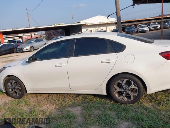 2021 Kia Forte LXS with VIN 3KPF24AD0ME267357, listed as a IAAI auction lot 41931814 with 1 mi miles. Bid and sale history available at carsss.com. Image 14.