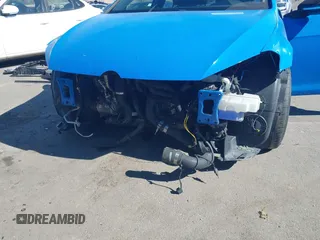 2019 Volkswagen GTI S с VIN 3VW5T7AU6KM015834, выставлен на аукционе IAAI как лот 41654449 с пробегом 81 182 миль миль и . История ставок и продаж доступна на DreamBid. Изображение 6.