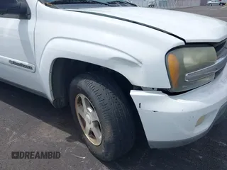 2003 Chevrolet TrailBlazer LS with VIN 1GNDS13S332326020, listed as a IAAI auction lot 42075836 with 221,748 mi miles. Bid and sale history available at carsss.com. Image 6.
