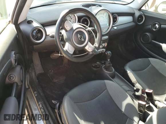 2010 MINI Hardtop with VIN WMWMF3C5XATZ66863, listed as a Copart auction lot 55695585 with 59,294 mi miles and Clean Title. Bid and sale history available at DreamBid. Image 8.