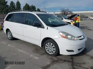 2007 Toyota Sienna CE with VIN 5TDZK23C47S071566, listed as a IAAI auction lot 41733039 with 149,592 mi miles. Bid and sale history available at carsss.com. Image 1.
