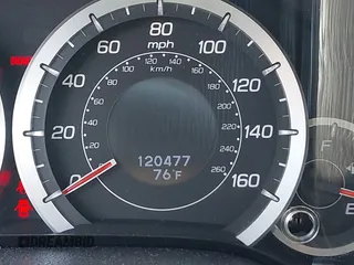 2010 Acura TSX z VIN JH4CU2F64AC033946, wystawiony jako IAAI lot #42544399 z przebiegiem 120 477 mil mil oraz . Historia ofert i sprzedaży dostępna na DreamBid. Obrazek 7.