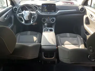 2024 Chevrolet Blazer LT with VIN 3GNKBCR45RS196086, listed as a Copart auction lot 61906455 with 32,564 mi miles and Salvage title. Bid and sale history available at DreamBid. Image 8.