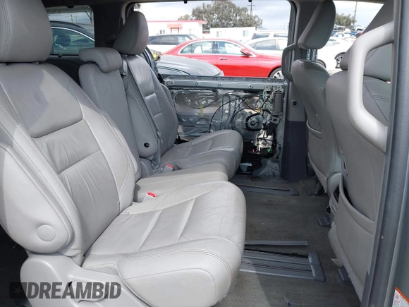 2015 Toyota Sienna XLE with VIN 5TDYK3DC1FS611521, listed as a IAAI auction lot 42136356 with 102,734 mi miles. Bid and sale history available at carsss.com. Image 8.