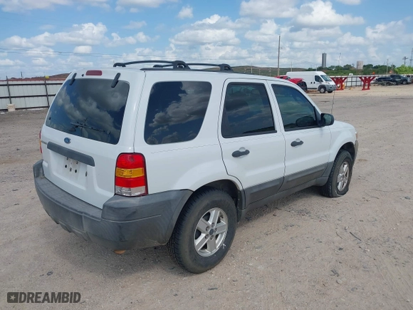 2007 Ford Escape XLS with VIN 1FMYU02Z47KA91948, listed as a IAAI auction lot 42105835 with 144,605 mi miles. Bid and sale history available at carsss.com. Image 4.